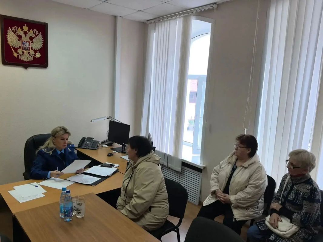 Исполняющая обязанности прокурора области Виктория Дмитренко провела приём граждан в городе Камешково Исполняющая обязанности прокурора области Виктория Дмитренко провела приём граждан в городе Камешково