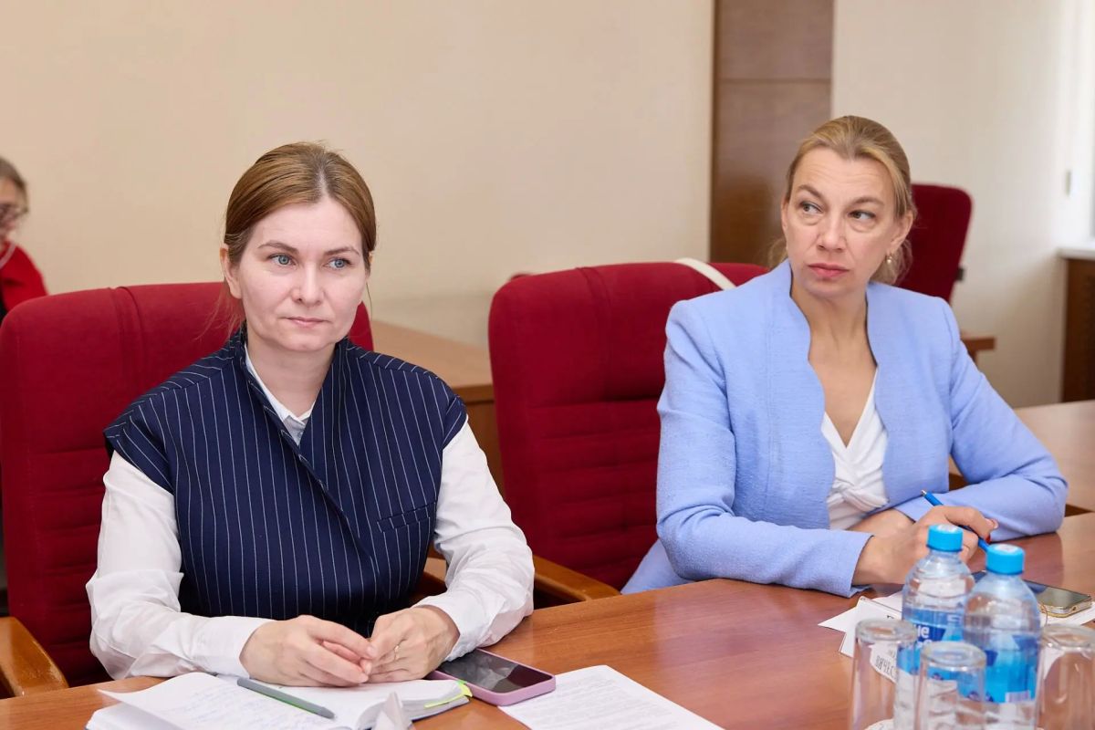 Провела заседание рабочей группы «Благополучие семей с детьми» при Координационном совете при Правительстве РФ по проведению в Российской Федерации Десятилетия детства Провела заседание рабочей группы «Благополучие семей с детьми» при Координационном совете при Правительстве РФ по проведению в Российской Федерации Десятилетия детства