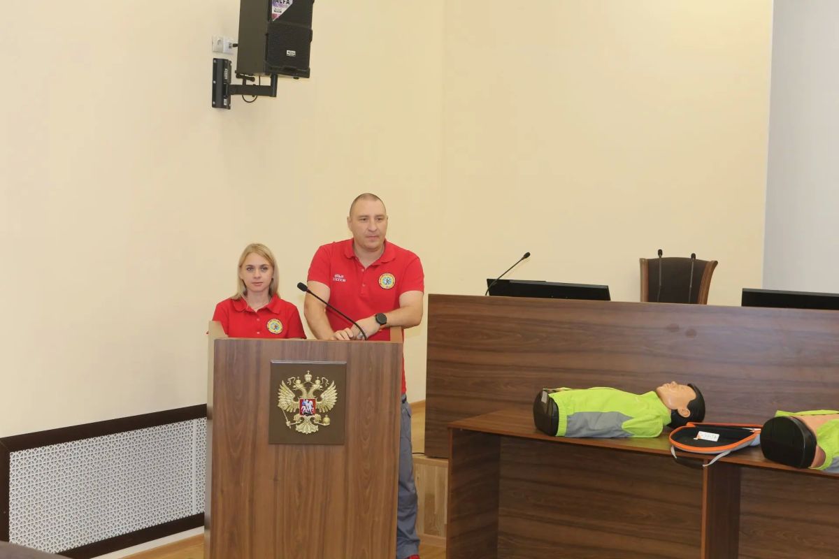Инструкторы Общероссийской Общественной организации «Российский Красный Крест» провели в прокуратуре региона занятие по оказанию первой помощи Инструкторы Общероссийской Общественной организации «Российский Красный Крест» провели в прокуратуре региона занятие по оказанию первой помощи