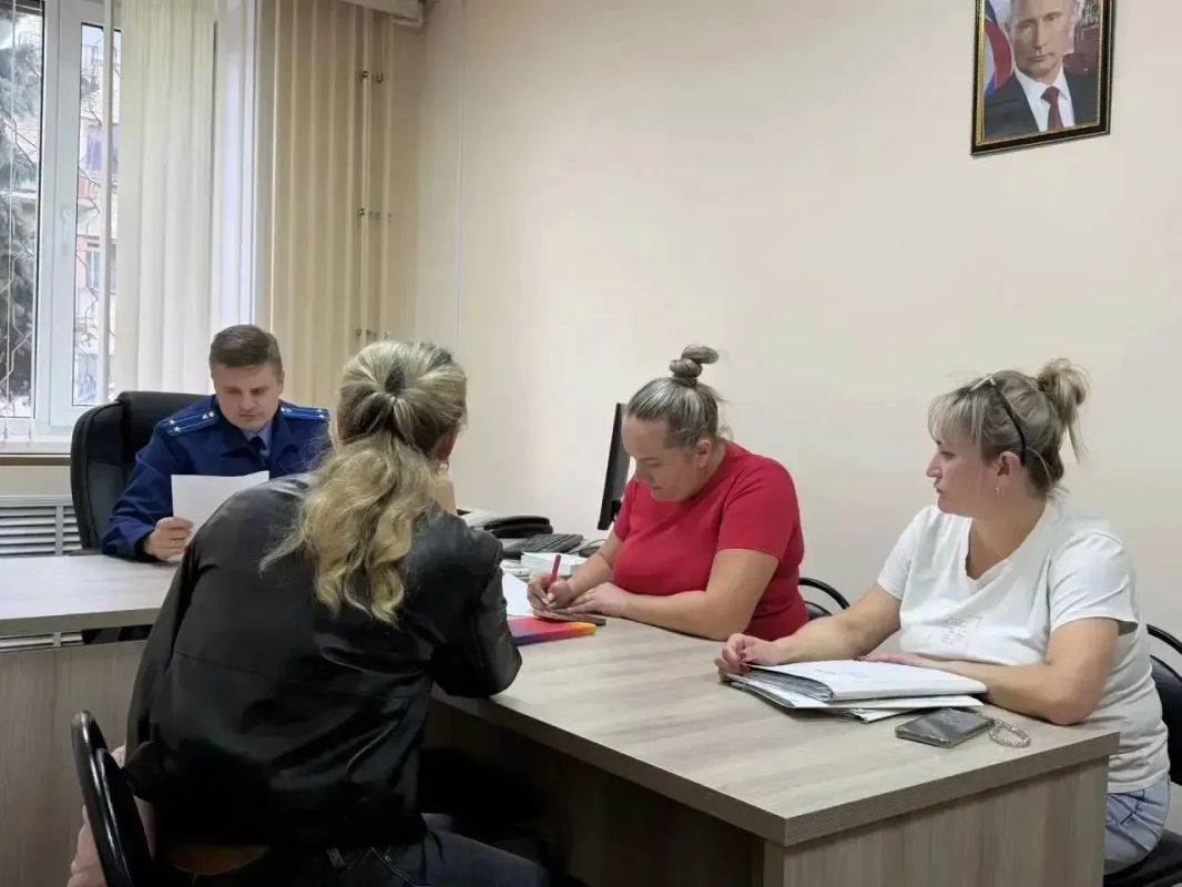 В Камешково прокуратурой организованы совместные с филиалом Государственного фонда «Защитники Отечества» мероприятия В Камешково прокуратурой организованы совместные с филиалом Государственного фонда «Защитники Отечества» мероприятия