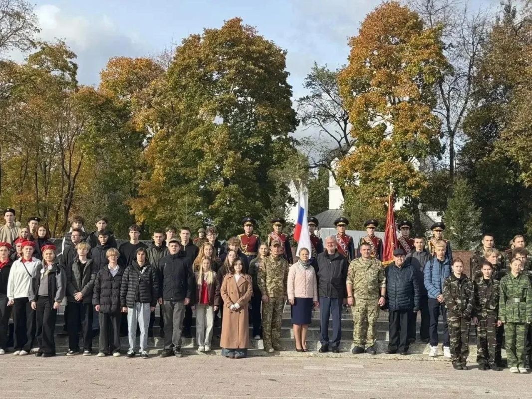 Во Владимире на площади 30-летия Победы начали проводить «Вахту памяти» Во Владимире на площади 30-летия Победы начали проводить «Вахту памяти»