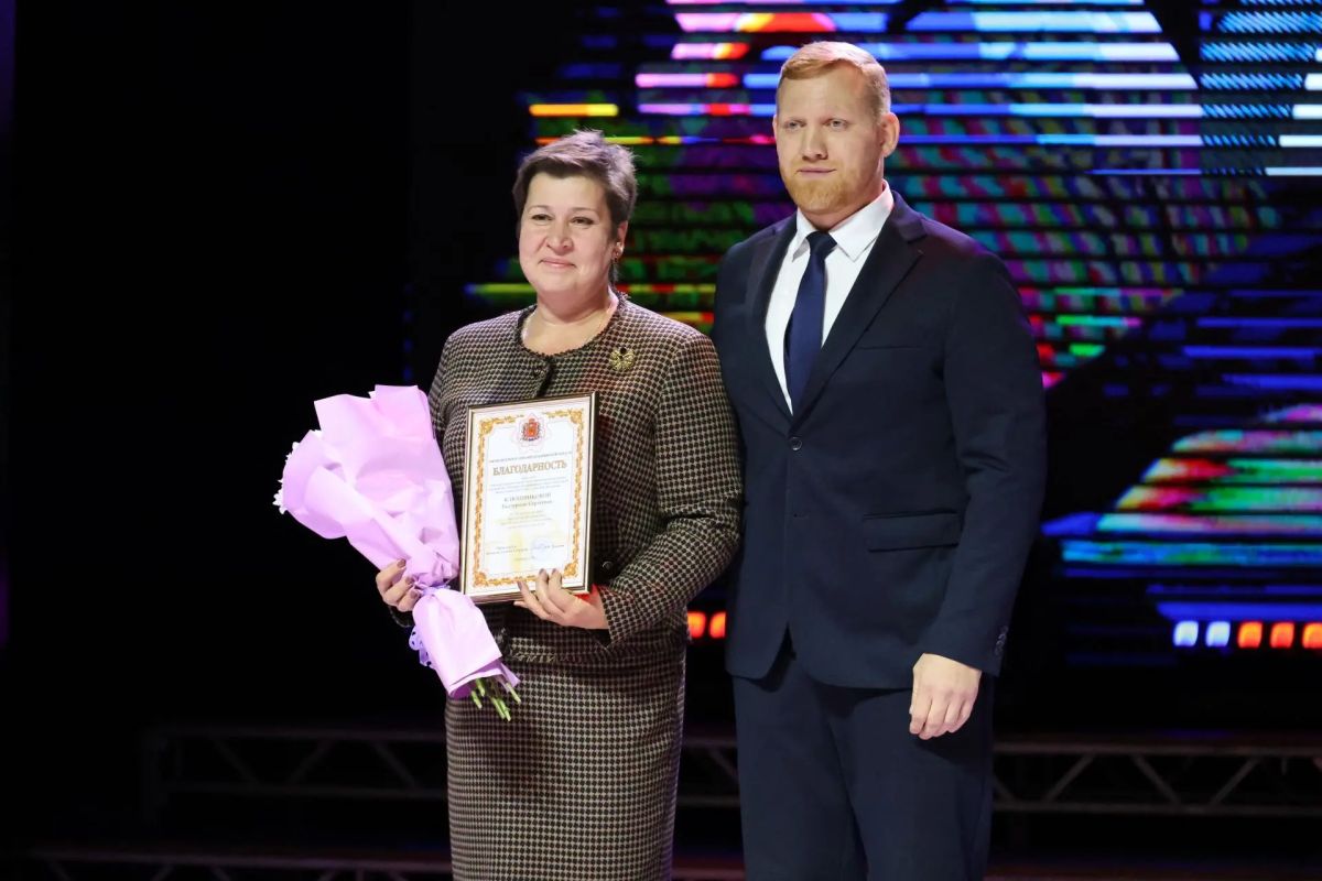 Заместитель председателя комитета по вопросам образования, культуры, спорта, молодёжи и средствам массовой информации Законодательного Собрания Владимирской области Алексей Метелкин принял участие в торжественном... Заместитель председателя комитета по вопросам образования, культуры, спорта, молодёжи и средствам массовой информации Законодательного Собрания Владимирской области Алексей Метелкин принял участие в торжественном...