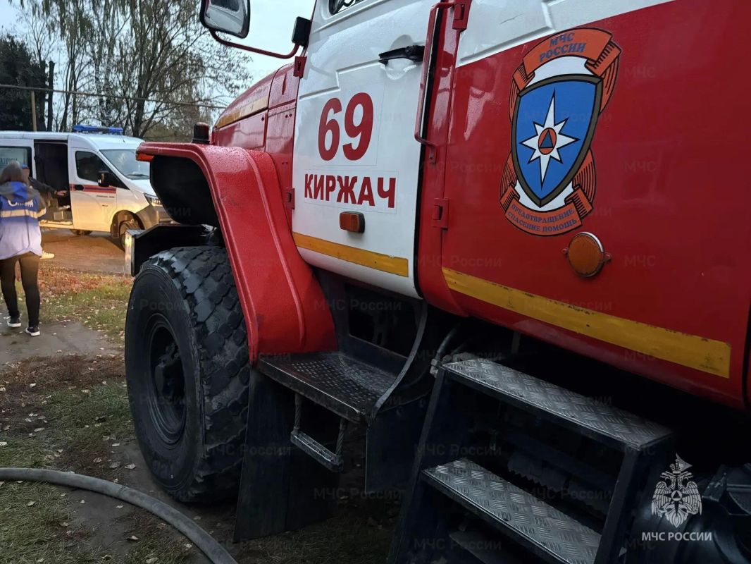 Пять человек эвакуировали с пожара в двухэтажном доме в Киржаче Пять человек эвакуировали с пожара в двухэтажном доме в Киржаче