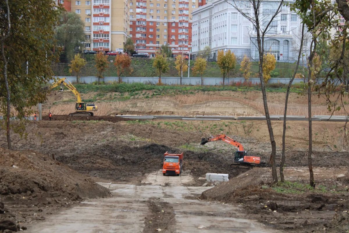 Парк у ДТЮ во Владимире: стройка в разгаре Парк у ДТЮ во Владимире: стройка в разгаре