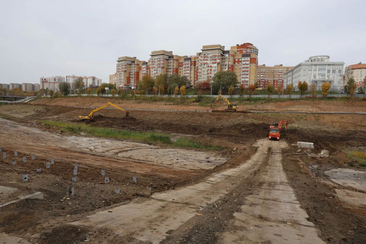 Парк у ДТЮ во Владимире: стройка в разгаре Парк у ДТЮ во Владимире: стройка в разгаре
