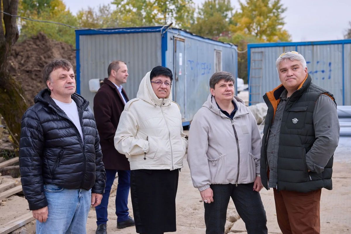Депутаты проинспектировали ход работ на аэродроме «Семязино» и в парке у ДТЮ Депутаты проинспектировали ход работ на аэродроме «Семязино» и в парке у ДТЮ