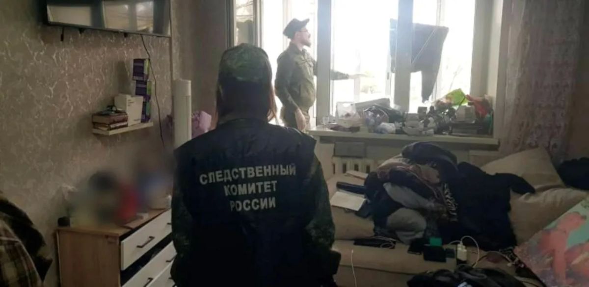 Девушка до смерти избила свою подругу, помогали ей сестры, мама и парень сестры Девушка до смерти избила свою подругу, помогали ей сестры, мама и парень сестры