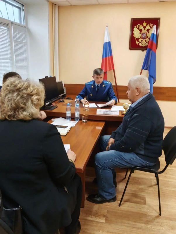 Заместитель прокурора Владимирской области Евгений Ортиков провел приём граждан городе Юрьев-Польском Заместитель прокурора Владимирской области Евгений Ортиков провел приём граждан городе Юрьев-Польском