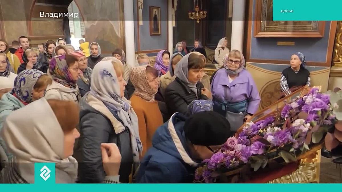Сегодня Православный мир отмечает праздник Покров Пресвятой Богородицы