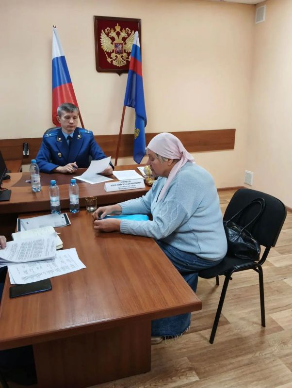 Заместитель прокурора Владимирской области Евгений Ортиков провел приём граждан городе Юрьев-Польском Заместитель прокурора Владимирской области Евгений Ортиков провел приём граждан городе Юрьев-Польском
