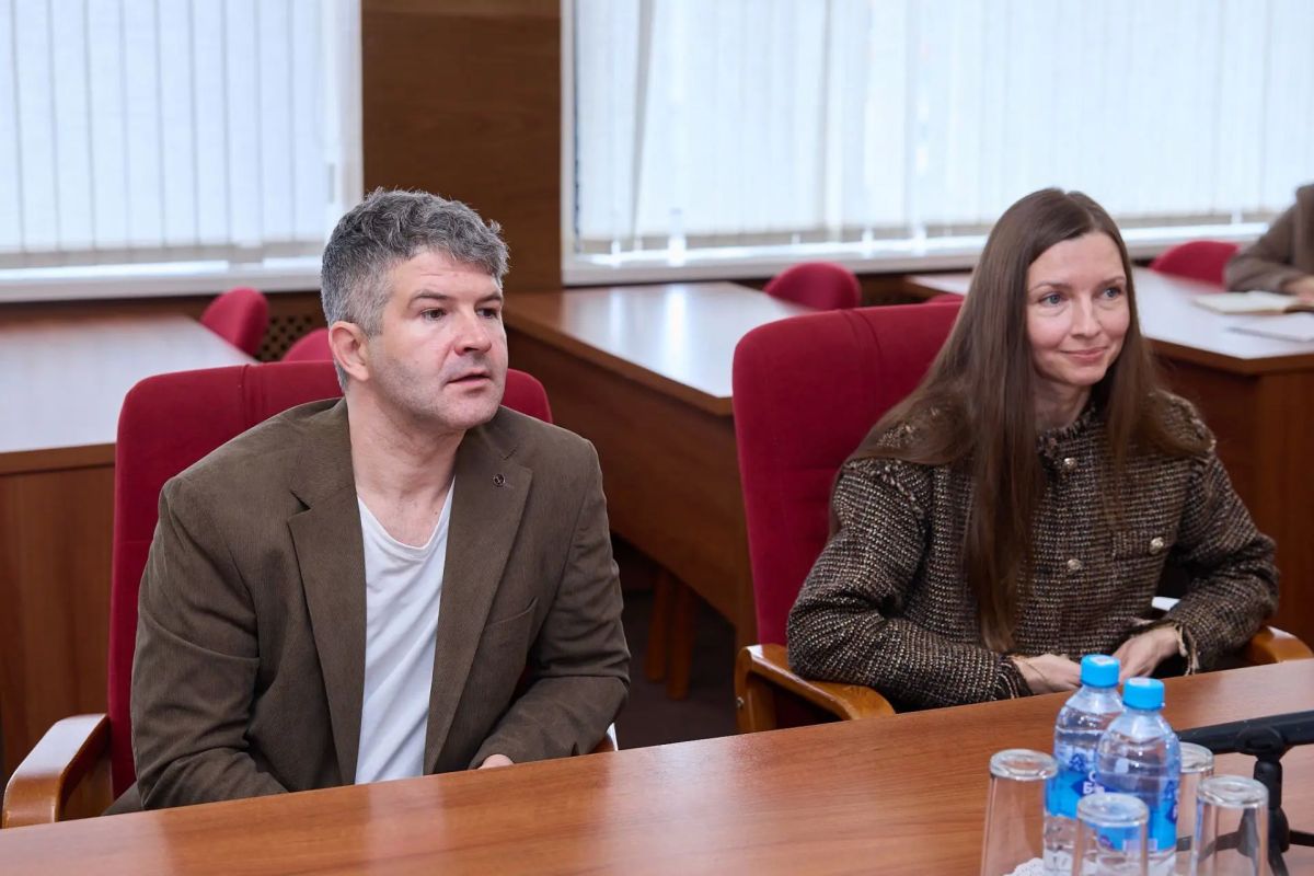Председатель Законодательного Собрания Владимирской области Ольга Хохлова провела встречу с владимирскими предпринимателями, работающими в сфере дополнительного образования Председатель Законодательного Собрания Владимирской области Ольга Хохлова провела встречу с владимирскими предпринимателями, работающими в сфере дополнительного образования