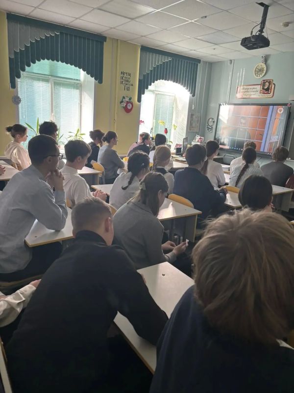 Прокурор Юрьев-Польского района Сергей Лаврентьев рассказал школьникам об ответственности несовершеннолетних Прокурор Юрьев-Польского района Сергей Лаврентьев рассказал школьникам об ответственности несовершеннолетних