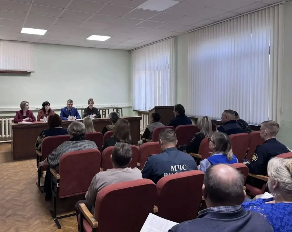 В прокуратуре Судогодского района состоялся круглый стол по проблемным вопросам профилактики безнадзорности и правонарушений несовершеннолетних В прокуратуре Судогодского района состоялся круглый стол по проблемным вопросам профилактики безнадзорности и правонарушений несовершеннолетних