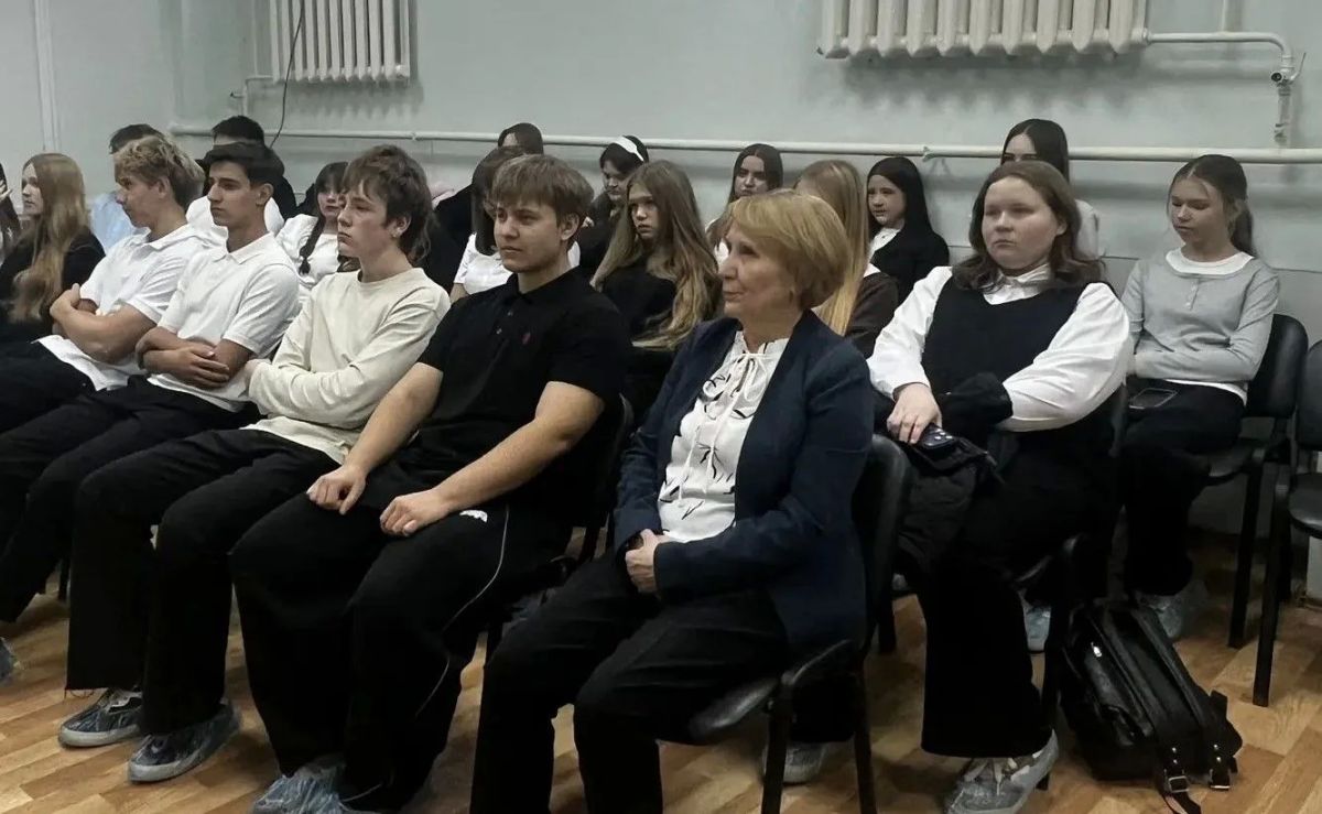 Ученики девятого класса с углублённым изучением естественно-научных дисциплин школы №36 познакомились с работой Областного перинатального центра Ученики девятого класса с углублённым изучением естественно-научных дисциплин школы №36 познакомились с работой Областного перинатального центра
