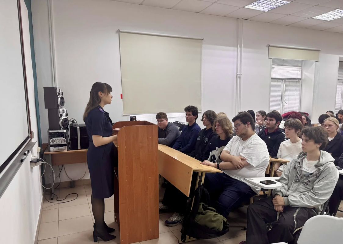 Следователь по особо важным делам встретился с учащимися колледжа Юридического института ВлГУ Следователь по особо важным делам встретился с учащимися колледжа Юридического института ВлГУ