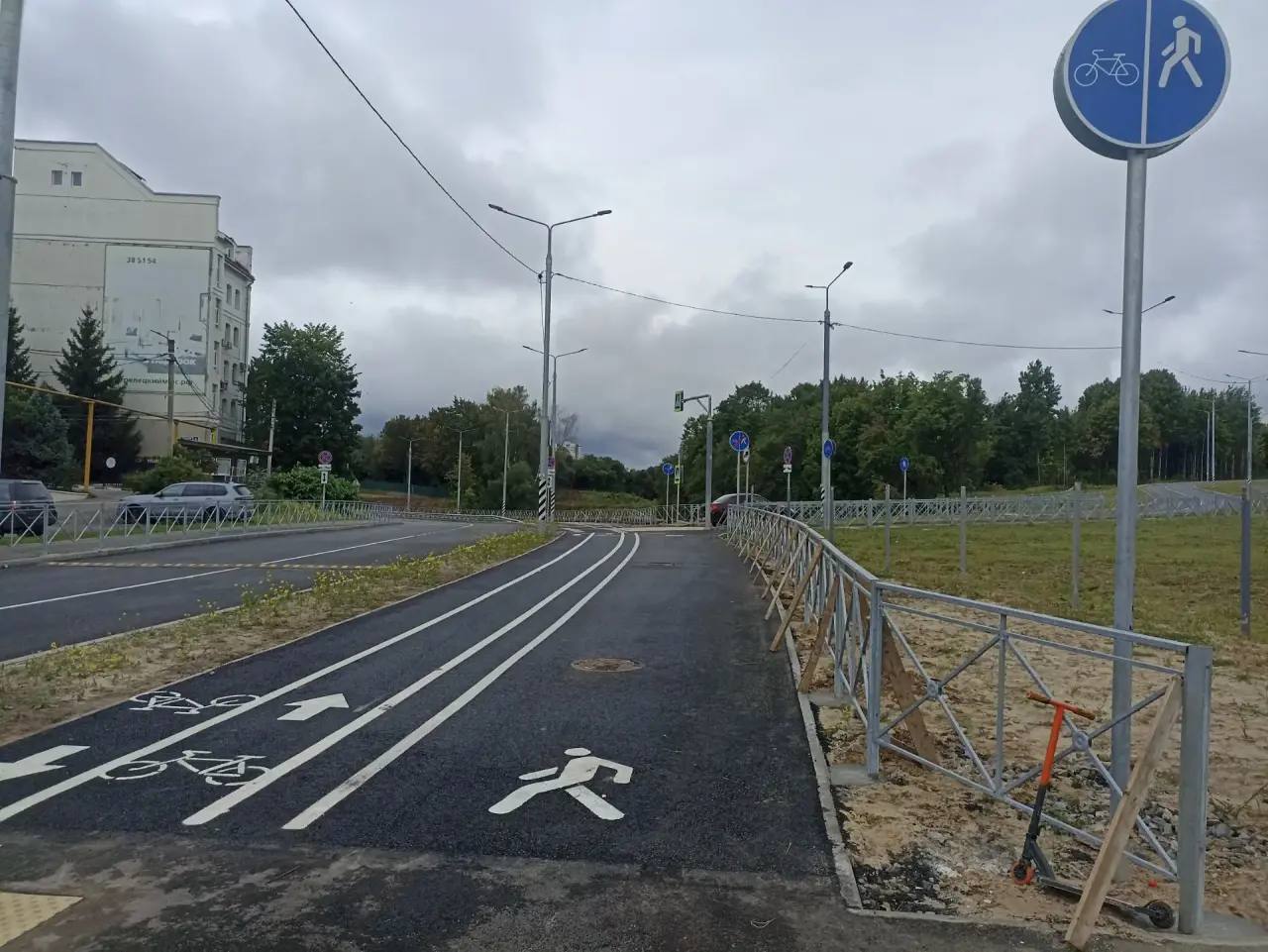 6 км новых тротуаров и 200 парковок для самокатов сделают в следующем году во Владимире